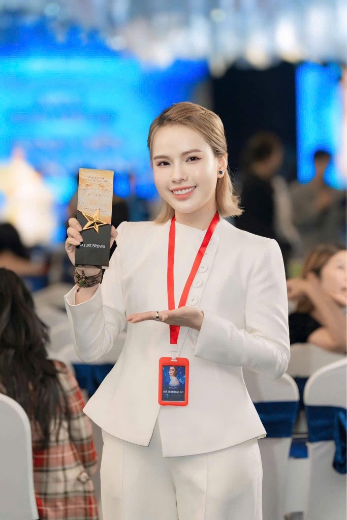 Đỗ Hương - Học phun xăm có khó không?