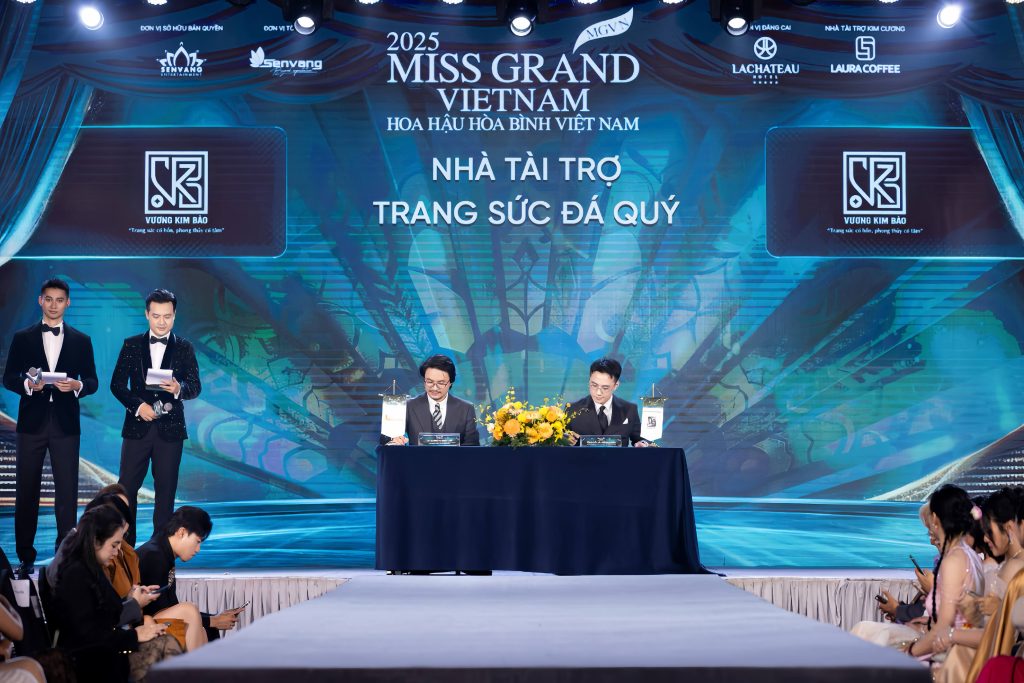 Vương Nam và lễ kí kết hợp tác với đối tác