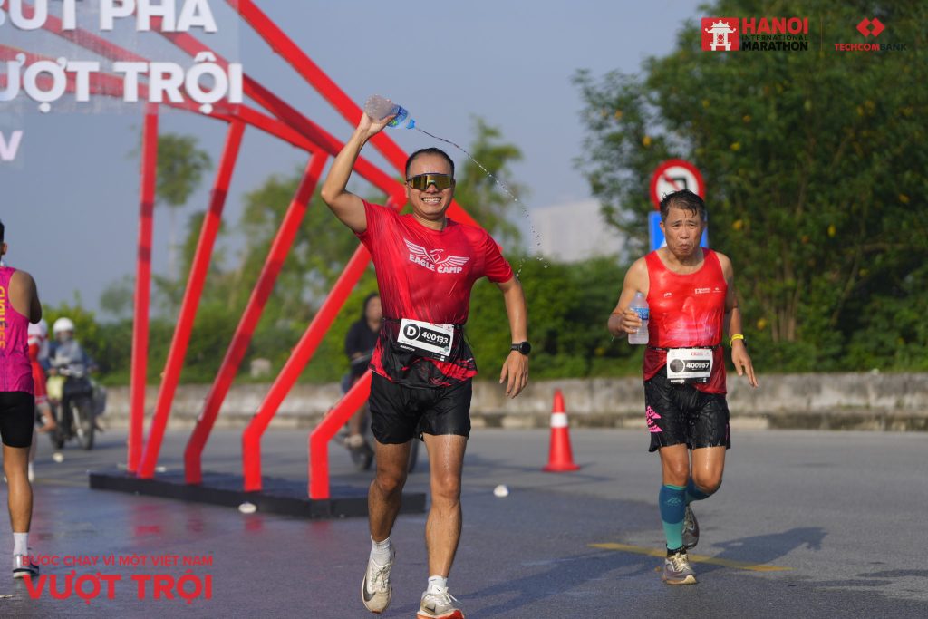 Xuân Trường tham gia giải chạy Marathon